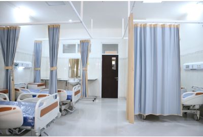 hospital room with cubicle tracking