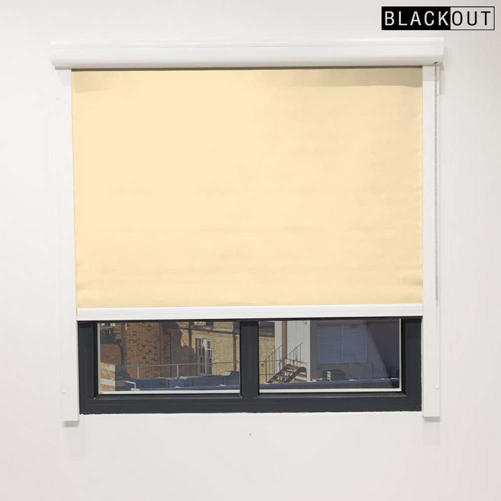Cassette roller blind mockup in Magnolia