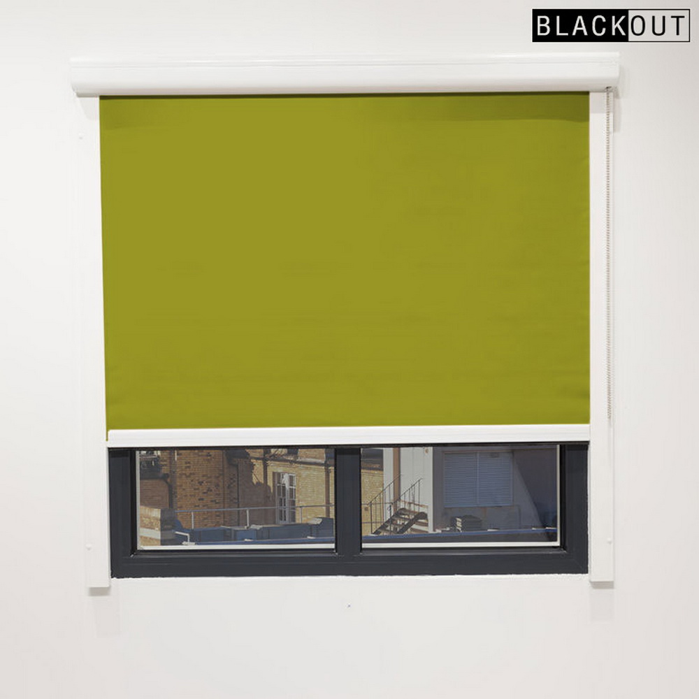 Cassette roller blind mockup in Marsh