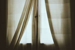 3 Benefits of Picking the Right Curtains for Your Hotel